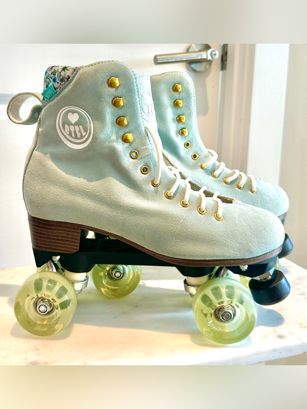 BTFL Scarlet Pro Suede Roller Skates